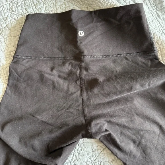 Lululemon Wunder Under Leggings - Picture 5 of 5